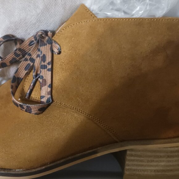 Ankle boots - Picture 1 of 3